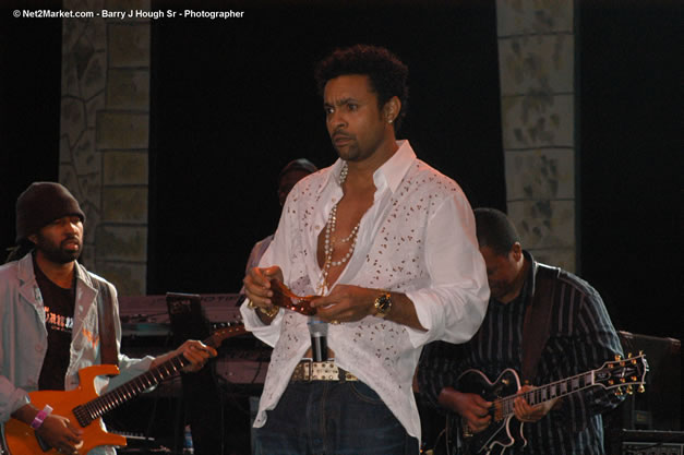 Shaggy @ The Aqueduct on Rose Hall - Friday, January 26, 2007 - 10th Anniversary - Air Jamaica Jazz & Blues Festival 2007 - The Art of Music - Tuesday, January 23 - Saturday, January 27, 2007, The Aqueduct on Rose Hall, Montego Bay, Jamaica - Negril Travel Guide, Negril Jamaica WI - http://www.negriltravelguide.com - info@negriltravelguide.com...!