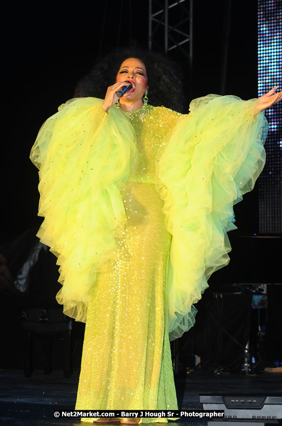 Diana Ross at the Air Jamaica Jazz and Blues Festival 2008 The Art of Music - Saturday, January 26, 2008 - Air Jamaica Jazz & Blues 2008 The Art of Music venue at the Aqaueduct on Rose Hall Resort & Counrty Club, Montego Bay, St. James, Jamaica W.I. - Thursday, January 24 - Saturday, January 26, 2008 - Photographs by Net2Market.com - Claudine Housen & Barry J. Hough Sr, Photographers - Negril Travel Guide, Negril Jamaica WI - http://www.negriltravelguide.com - info@negriltravelguide.com...!