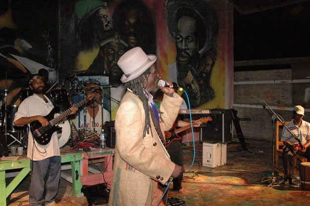 Culture - Culture's last Jamaican Concert - Money Cologne Promotions in Association with Bourbon Beach Presents Summer Splash - Monday, August 7, 2006 - Negril Travel Guide, Negril Jamaica WI - http://www.negriltravelguide.com - info@negriltravelguide.com...!