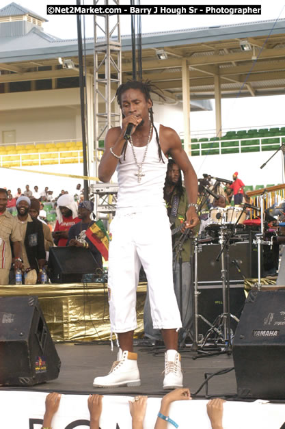 Jah Cure - Cure Fest 2007 - Longing For Concert at Trelawny Multi Purpose Stadium, Trelawny, Jamaica - Sunday, October 14, 2007 - Cure Fest 2007 October 12th-14th, 2007 Presented by Danger Promotions, Iyah Cure Promotions, and Brass Gate Promotions - Alison Young, Publicist - Photographs by Net2Market.com - Barry J. Hough Sr, Photographer - Negril Travel Guide, Negril Jamaica WI - http://www.negriltravelguide.com - info@negriltravelguide.com...!