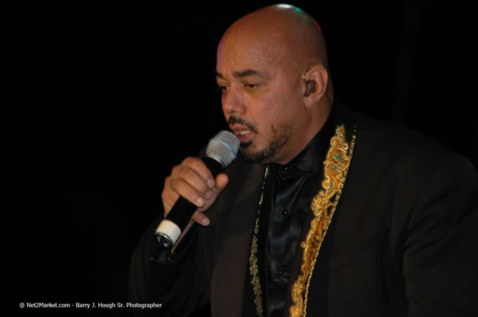 James Ingram - Air Jamaica Jazz & Blues Festival 2006 - The Art of Music - Cinnamon Hill Golf Club - Rosehall Resort & Country Club, Montego Bay, Jamaica W.I. - Thursday, Saturday 28, 2006 - Negril Travel Guide, Negril Jamaica WI - http://www.negriltravelguide.com - info@negriltravelguide.com...!