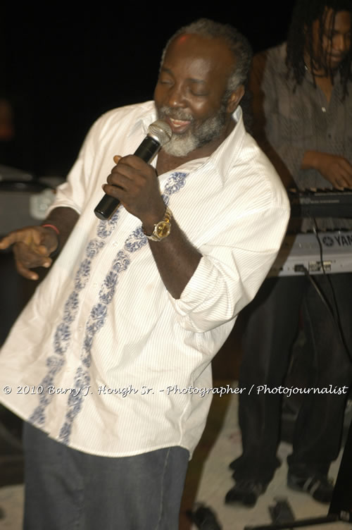 Freddy McGregor - Live In Concert @ Negril Escape Resort and Spa, One Love Drive, West End, Negril, Westmoreland, Jamaica W.I. - Photographs by Net2Market.com - Barry J. Hough Sr, Photographer/Photojournalist - Negril Travel Guide, Negril Jamaica WI - http://www.negriltravelguide.com - info@negriltravelguide.com...!