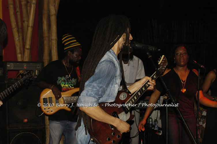 Julian Marley - Grammy Nominee & Son of the Legend Bob Marley - Live in Concert - Also featuring Ras Noble, Power Drill, Iron Head, & Robin Banks - Backing Band Roots Warrior, plus DJ Gemini @ One Love Reggae Concerts Series 09/10 @ Negril Escape Resort & Spa, February 2, 2010, One Love Drive, West End, Negril, Westmoreland, Jamaica W.I. - Photographs by Net2Market.com - Barry J. Hough Sr, Photographer/Photojournalist - The Negril Travel Guide - Negril's and Jamaica's Number One Concert Photography Web Site with over 40,000 Jamaican Concert photographs Published -  Negril Travel Guide, Negril Jamaica WI - http://www.negriltravelguide.com - info@negriltravelguide.com...!