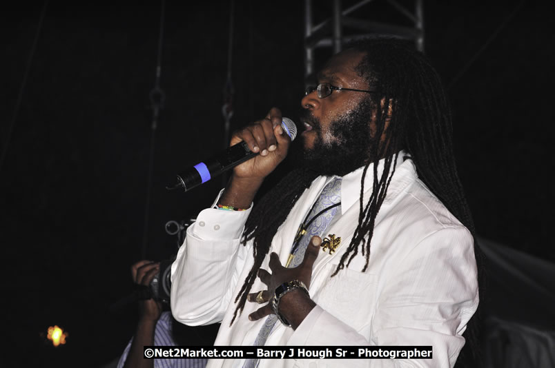  Tarrus Riley - Live in Concert - at the One Love Reggae Concert Series 09/10 @ Negril Escape Resort & Spa - Also Featuring: Mistic Bowie, Monday Justice, Cash, Dean Frazier - DJ Gemini - MC Oliver Cargill, Negril Escape Resort & Spa, One Love Drive, West End, Negril, Westmoreland, Jamaica W.I. - Tuesday, November 17, 2009 - Photographs by Net2Market.com - Barry J. Hough Sr, Photographer / Photojournalist - Photos taken with a Nikon D70, D100, or D300 - Negril Travel Guide, Negril Jamaica WI - http://www.negriltravelguide.com - info@negriltravelguide.com...!