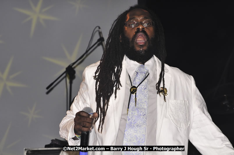  Tarrus Riley - Live in Concert - at the One Love Reggae Concert Series 09/10 @ Negril Escape Resort & Spa - Also Featuring: Mistic Bowie, Monday Justice, Cash, Dean Frazier - DJ Gemini - MC Oliver Cargill, Negril Escape Resort & Spa, One Love Drive, West End, Negril, Westmoreland, Jamaica W.I. - Tuesday, November 17, 2009 - Photographs by Net2Market.com - Barry J. Hough Sr, Photographer / Photojournalist - Photos taken with a Nikon D70, D100, or D300 - Negril Travel Guide, Negril Jamaica WI - http://www.negriltravelguide.com - info@negriltravelguide.com...!