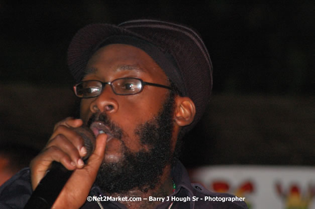 Tarrus Riley, Jimmy Riley, and Dwayne Stephensen - Money Cologne Promotions in association with "British Link Up" presents Summer Jam featuring She's Royal Tarrus Riley & Jimmy Riley - Plus Ras Slick, Sham Dawg, and Whiskey Bagio @ Roots Bamboo, Norman Manley Boulevard, Negril, Jamaica W.I. - Backed up Dean Fraser & The Hurricanne Band - MC Barry G and Rev. BB - July 25, 2007 - Negril Travel Guide.com, Negril Jamaica WI - http://www.negriltravelguide.com - info@negriltravelguide.com...!