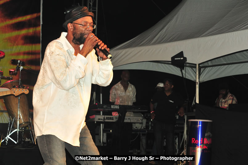 Beres Hammond @ Unite The People An International Reggae Fest, Featuring: Beres Hammond, Coco T, Queen Ifrica, Khalil, Cameal Davis, Iley Dread, Rochelle, Geoffrey Star, Ras Penco, Kool DeLoy, Otis Gayle, J.McKay, Tiney Winey, Venue at Norman Manley Boulevard, Negril, Westmoreland, Jamaica - Saturday, April 4, 2009 - Photographs by Net2Market.com - Barry J. Hough Sr, Photographer/Photojournalist - Negril Travel Guide, Negril Jamaica WI - http://www.negriltravelguide.com - info@negriltravelguide.com...!