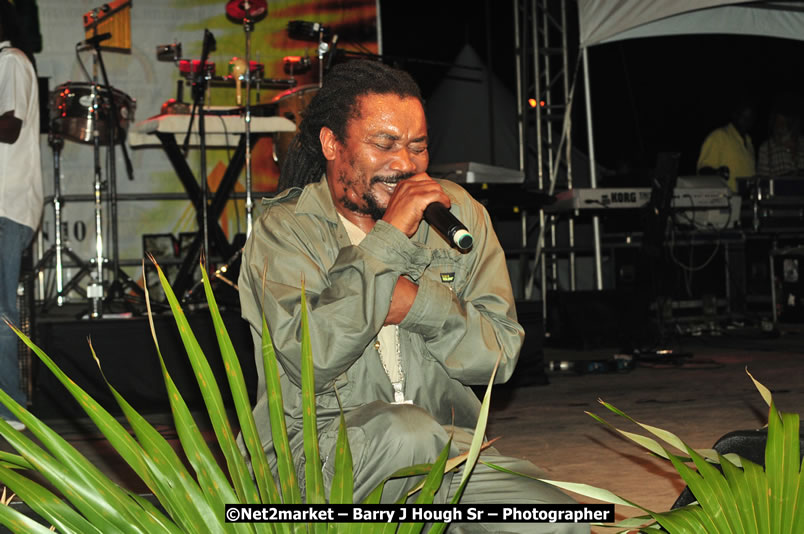 Unite The People An International Reggae Fest, Featuring: Beres Hammond, Coco T, Queen Ifrica, Khalil, Cameal Davis, Iley Dread, Rochelle, Geoffrey Star, Ras Penco, Kool DeLoy, Otis Gayle, J.McKay, Tiney Winey, Venue at Norman Manley Boulevard, Negril, Westmoreland, Jamaica - Saturday, April 4, 2009 - Photographs by Net2Market.com - Barry J. Hough Sr, Photographer/Photojournalist - Negril Travel Guide, Negril Jamaica WI - http://www.negriltravelguide.com - info@negriltravelguide.com...!